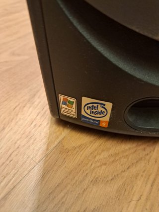 Ordenador Dell Dimension 2400 Pentium 4 Retro