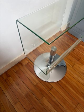 Mesa auxiliar cristal y metal