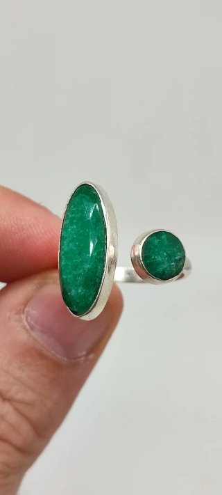 Anillo de Plata y Esmeralda.