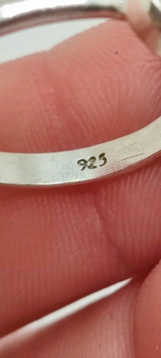 Anillo de Plata y Esmeralda.