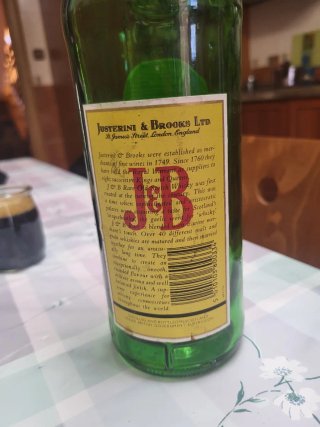 Botella Vacía Whisky J&B Rare