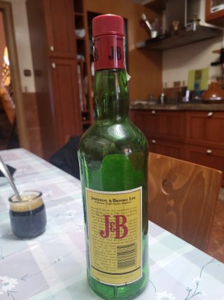 Botella Vacía Whisky J&B Rare