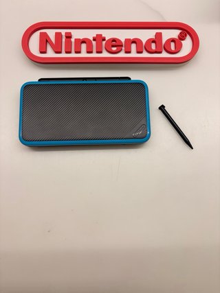 New Nintendo 2DS XL Nero/Turchese con scatola CIB
