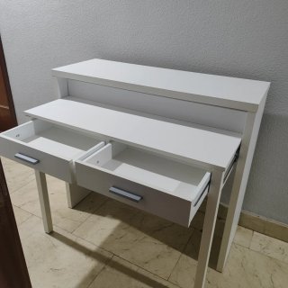 Escritorio blanco extensible con 2 cajones