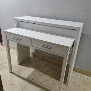 Escritorio blanco extensible con 2 cajones