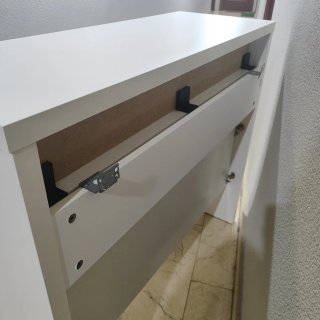 Escritorio blanco extensible con 2 cajones