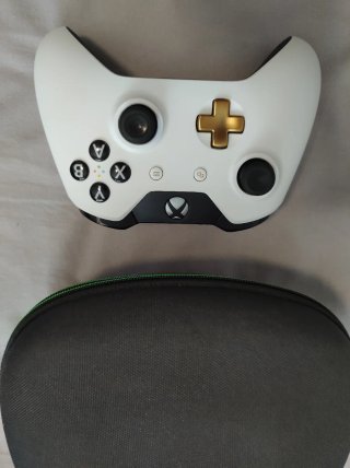 Mando Xbox One Blanco y Dorado