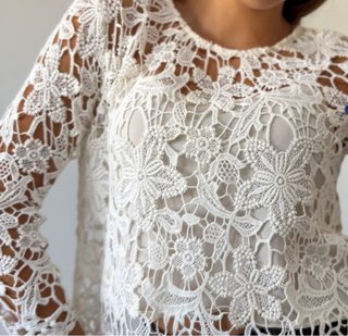 Blusa encaje blanco manga larga