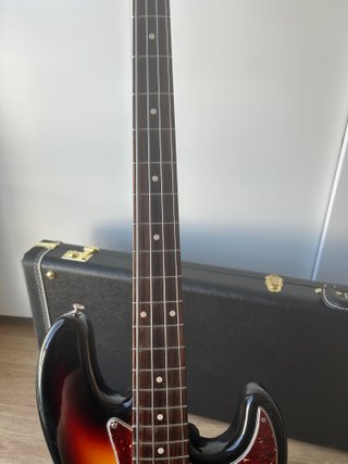 Bajo Fender Custom Shop 60s Sunburst Año 2024