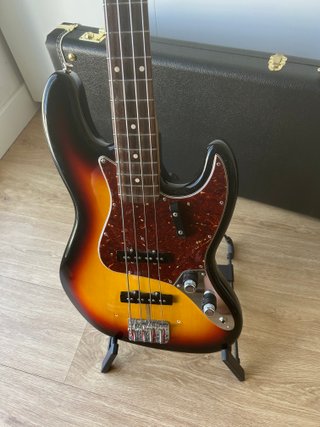 Bajo Fender Custom Shop 60s Sunburst Año 2024