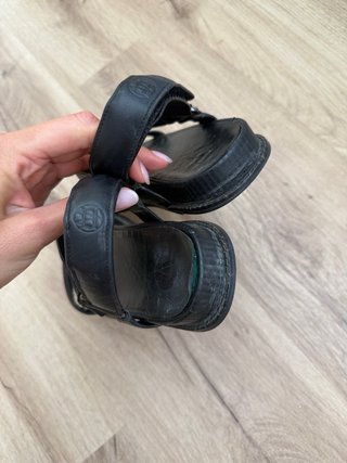 Sandalias negras Massimo Dutti
