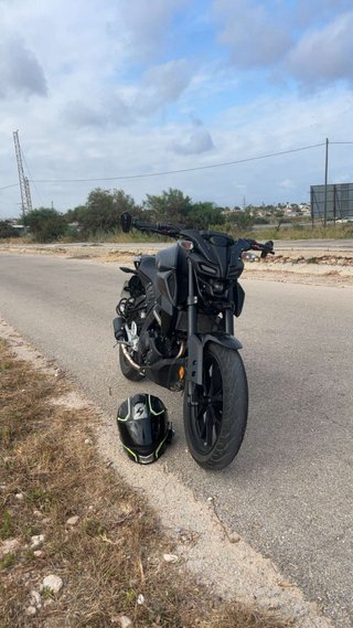 Yamaha MT-125 Negra