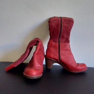 Botas altas rojas con cremallera