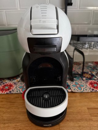 Cafetera Nescafé Dolce Gusto (No funciona bomba)