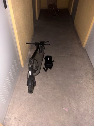 Patinete eléctrico negro