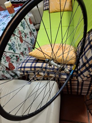 Rueda delantera carbono MICHE + Regalo