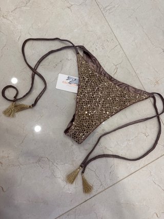 Calzedonia Brasiliana con paillettes