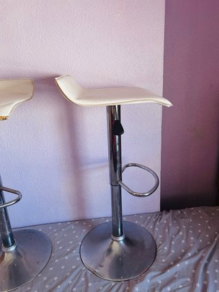 Juego de 2 Taburetes Altos Cromados