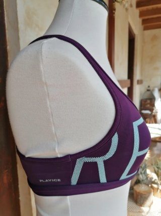 Top deportivo Reebok morado talla S