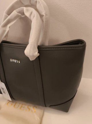 Borsa Guess a tracolla grigia