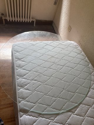 Mesa redonda de cocina o comedor de madera