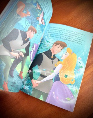 LIBRO DISNEY 2003 “PRINCIPESSE LE NUOVE STORIE”