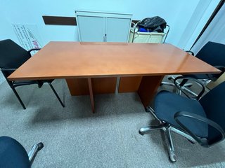 Mesa de juntas/oficina/reuniones grande madera