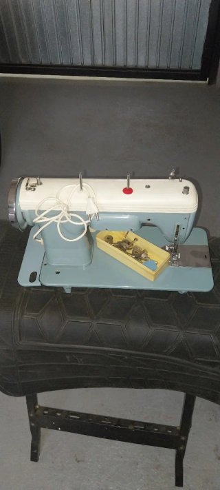 Máquina de coser antigua