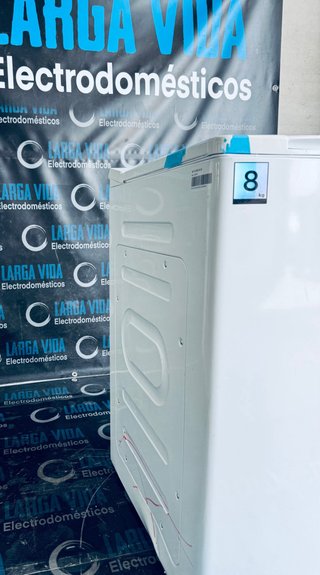 679.Lavadora Mid Carga superior 8 kilos Nueva Tara