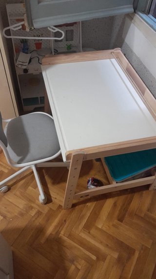 Escritorio infantil madera y blanco