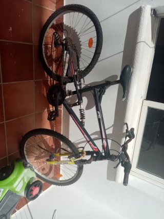 Bicicleta de Montaña FS Con falta de arreglo.
