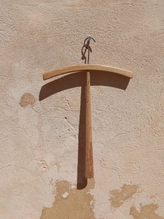 Percha de cruz de madera Vintage