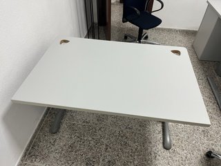 Escritorio oficina blanco patas regulables