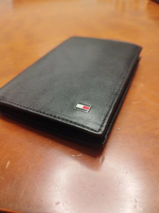 Cartera Tommy Hilfiger Cuero Negra