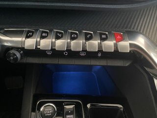 PEUGEOT 5008 1.5 BlueHDi SS Allure Pack EAT8