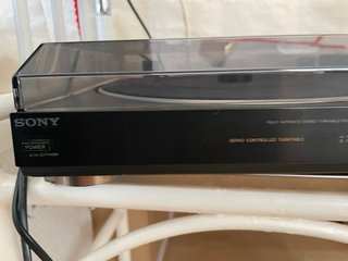 Equipo de música Sony + tocadiscos