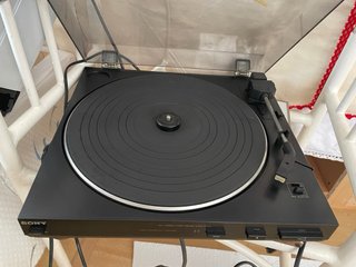 Equipo de música Sony + tocadiscos