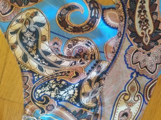 Top halter reversible estampado paisley
