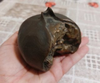 Melograno in bronzo
