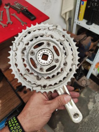 Platos y eje de pedalier bicicleta