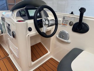 Bayliner Element XL 180