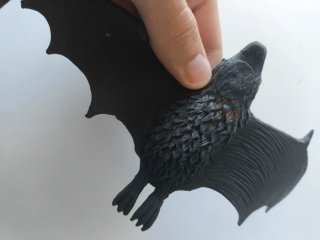 Juguete murciélago negro