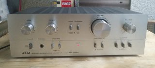 Amplificador Akai AM-2250 a restaurar