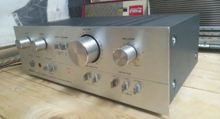 Amplificador Akai AM-2250 a restaurar