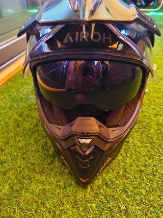 Casco Airoh Carbono