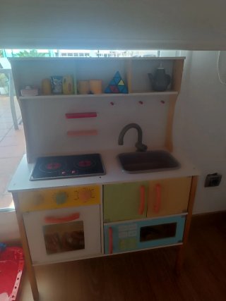 Cocina de juguete de madera