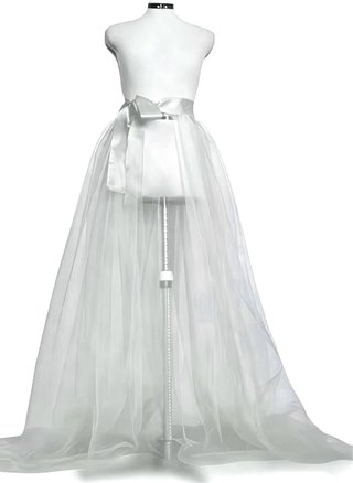 Falda vaporosa blanca