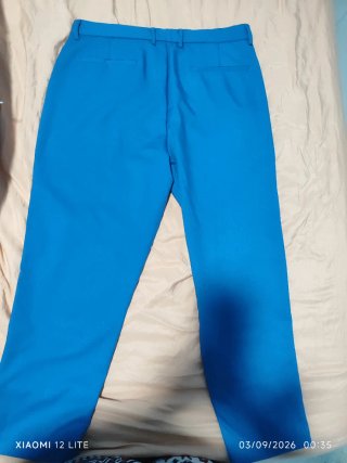 Traje chaqueta azul eléctrico