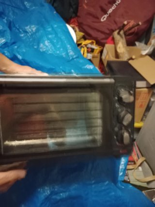 Horno pequeño negro