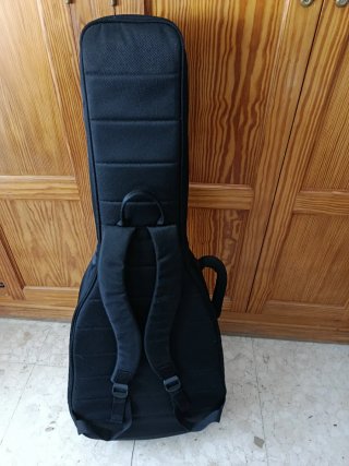 Guitarra Clásica Antonio Toledo AT-15C + Funda